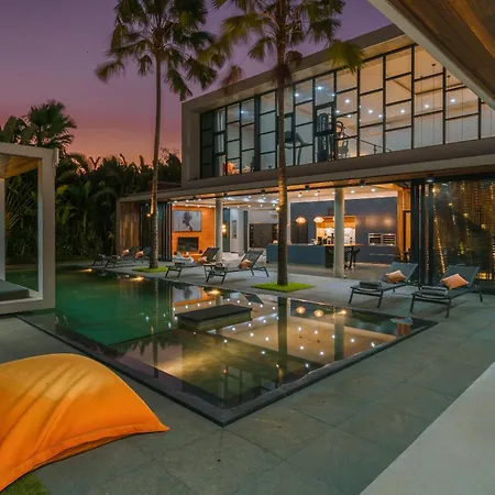 Villa Aless: Designer 4Br Villa W/ Sauna, Jacuzzi, Gym, Rooftop