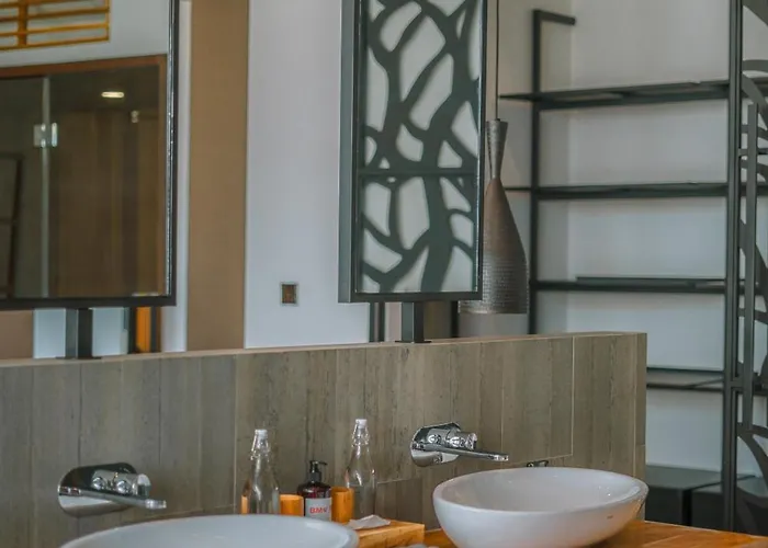 Aless - Designer 4br With Sauna, Jacuzzi, Ice Bath, Gym & Rooftop *
