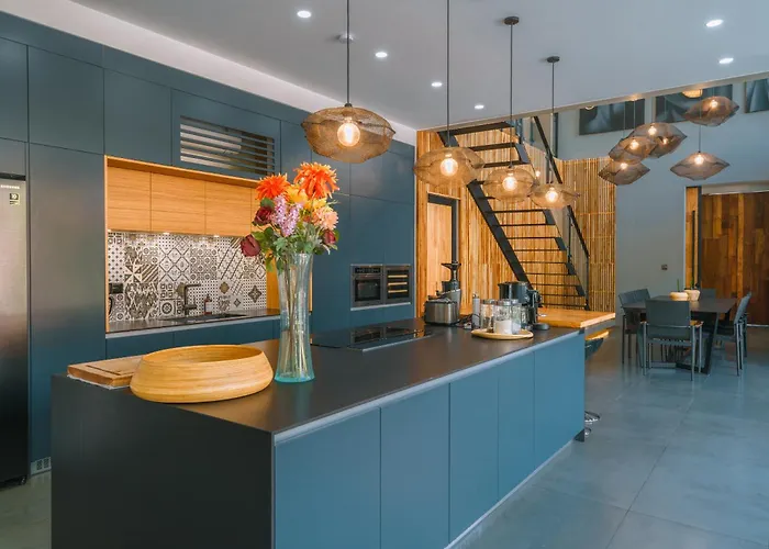 Aless - Designer 4br With Sauna, Jacuzzi, Ice Bath, Gym & Rooftop Canggu