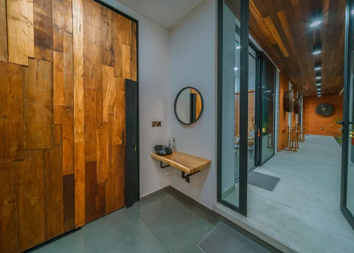 Aless - Designer 4br With Sauna, Jacuzzi, Ice Bath, Gym & Rooftop Villa *