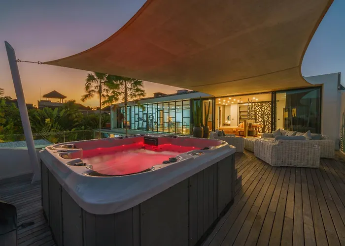 Aless - Designer 4br With Sauna, Jacuzzi, Ice Bath, Gym & Rooftop Villa *