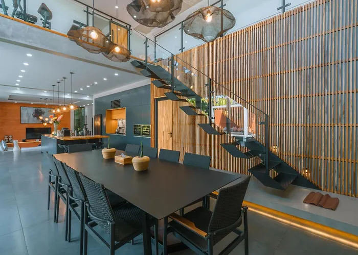 Villa Aless - Designer 4br With Sauna, Jacuzzi, Ice Bath, Gym & Rooftop Canggu