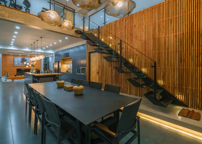 Aless - Designer 4br With Sauna, Jacuzzi, Ice Bath, Gym & Rooftop Villa Canggu
