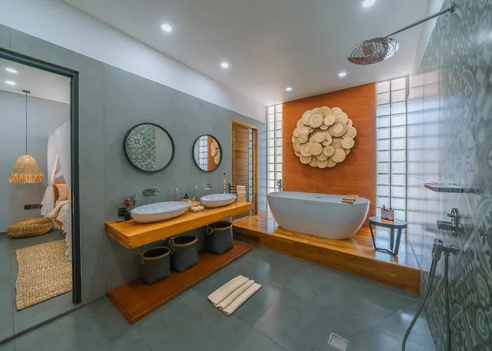 Aless - Designer 4br With Sauna, Jacuzzi, Ice Bath, Gym & Rooftop Canggu